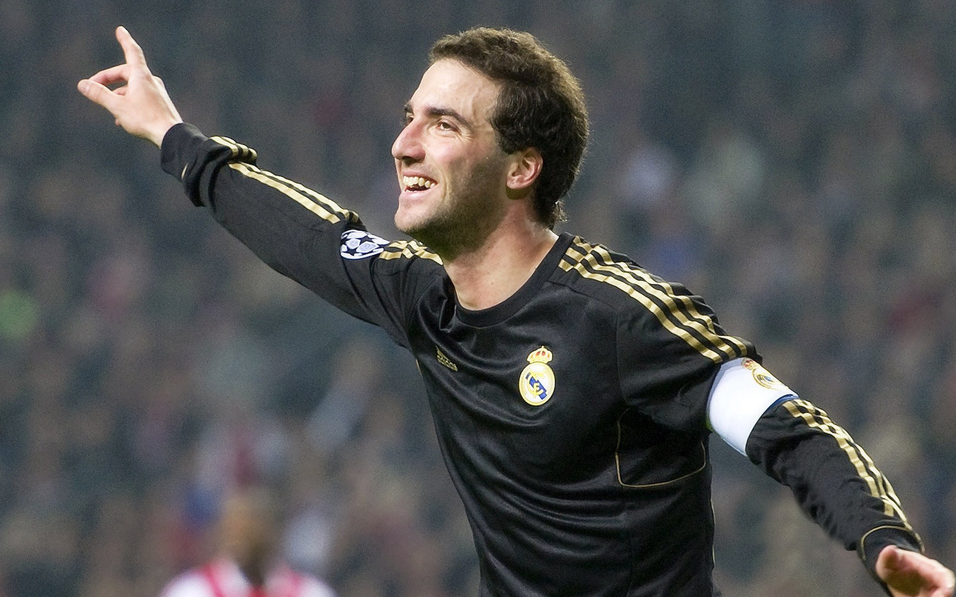 “西甲劲旅捍卫荣誉，战况激烈升级”，意甲老牌劲旅