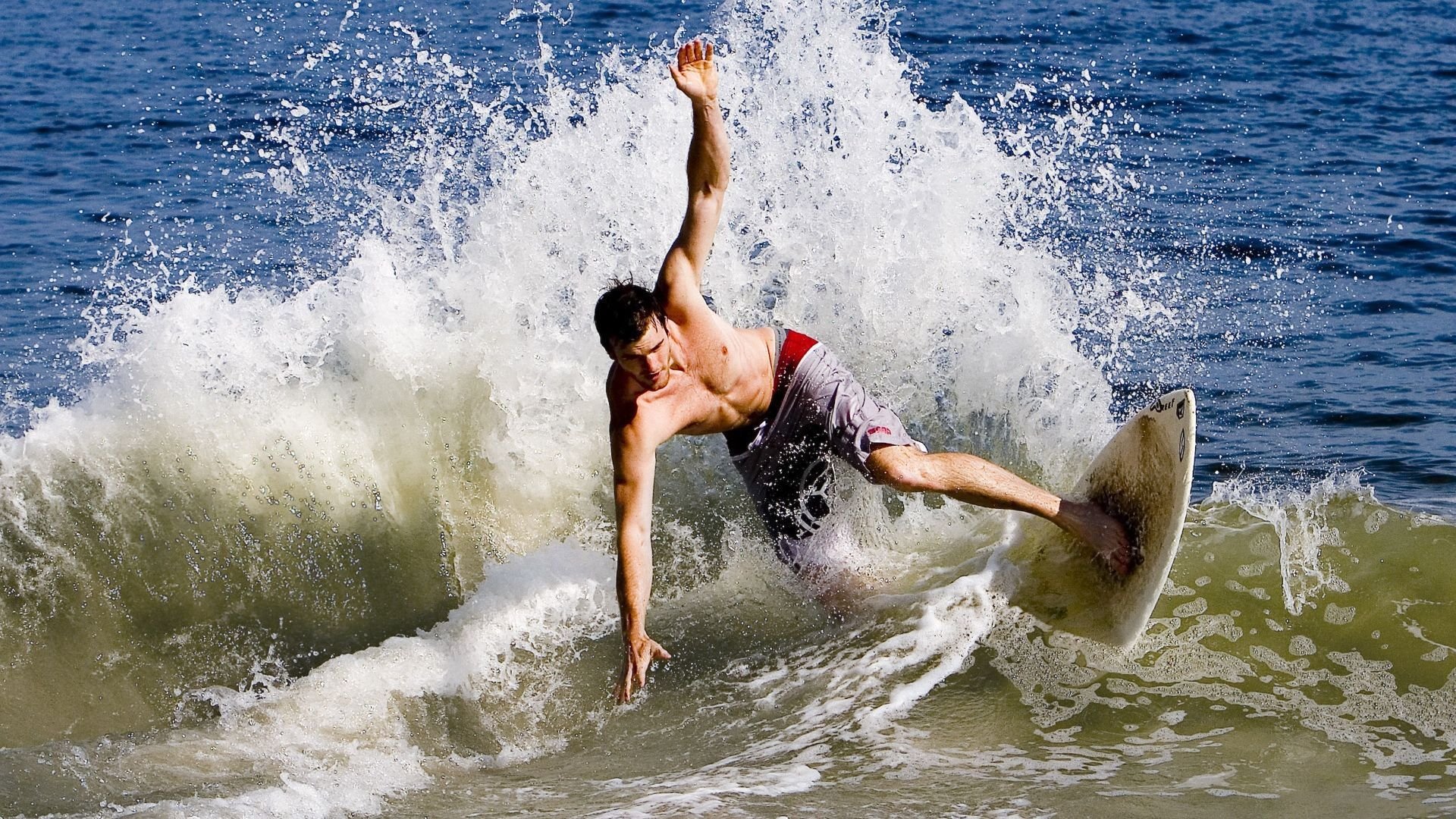 郑钦文获得巴黎奥运会网球女单冠军，成为首位夺得奥运网球单打金牌的亚洲选手。